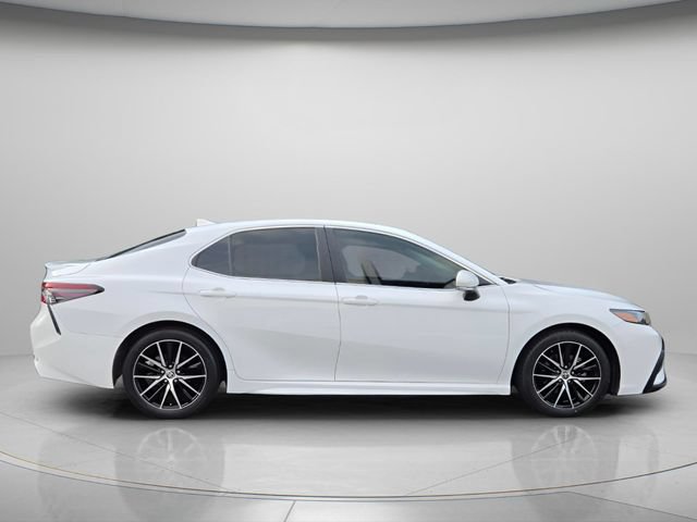 Used 2024 Toyota Camry SE w/ Convenience Package FWD image 8
