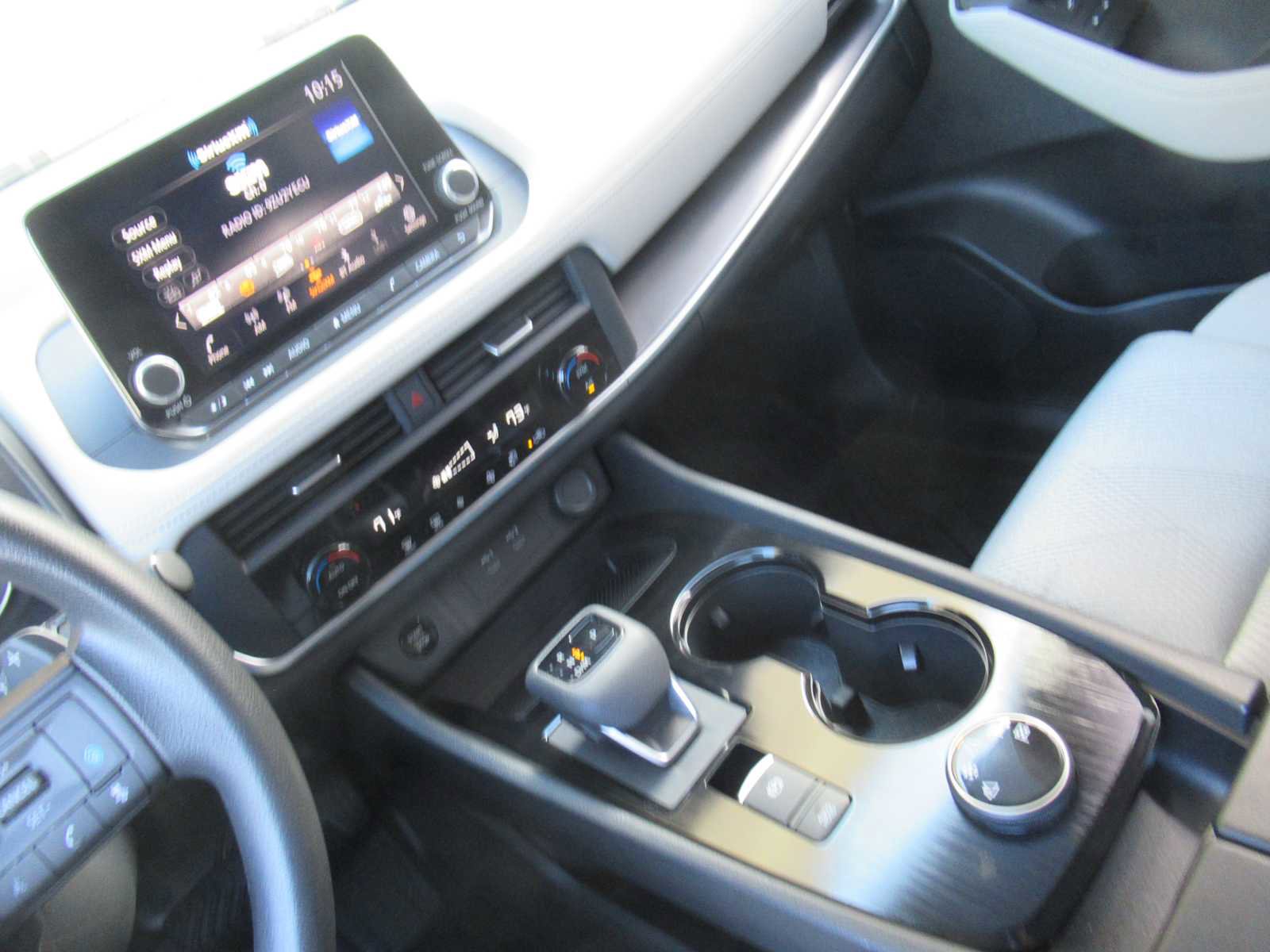 Used 2024 Nissan Rogue SV image 32