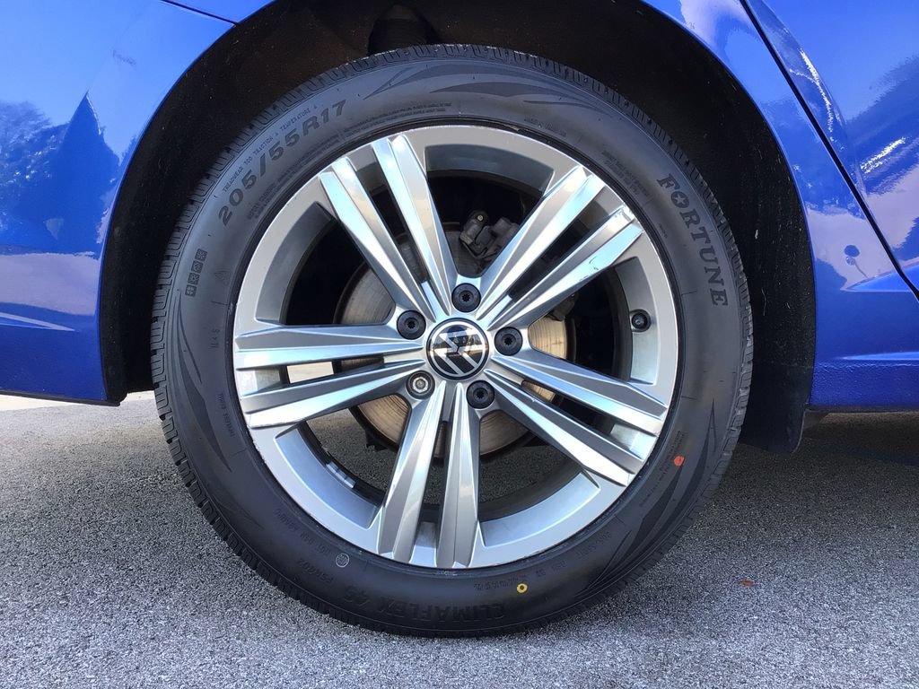 Used 2024 Volkswagen Jetta SE FWD image 17