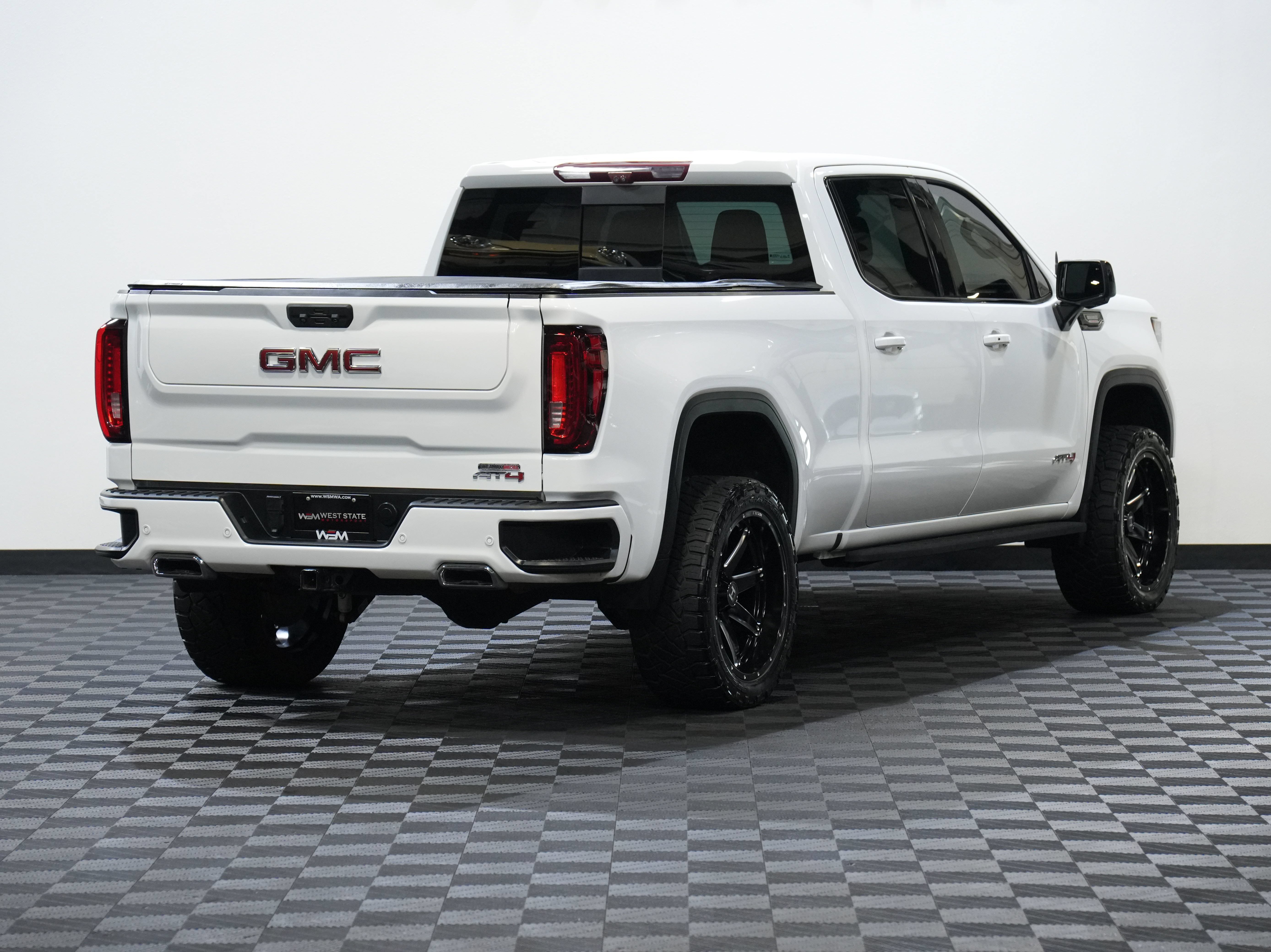 Used 2022 GMC Sierra 1500 AT4 w/ AT4 Premium Package AWD/4WD image 6