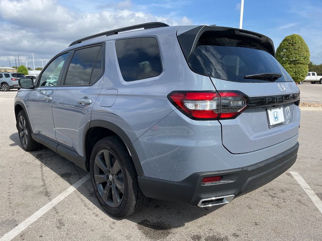 Certified 2025 Honda Pilot Sport image 6