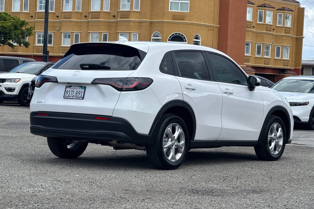 Certified 2025 Honda HR-V LX image 4