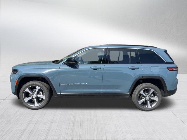 New 2026 Jeep Grand Cherokee Limited w/ Luxury Tech Group II RWD image 8