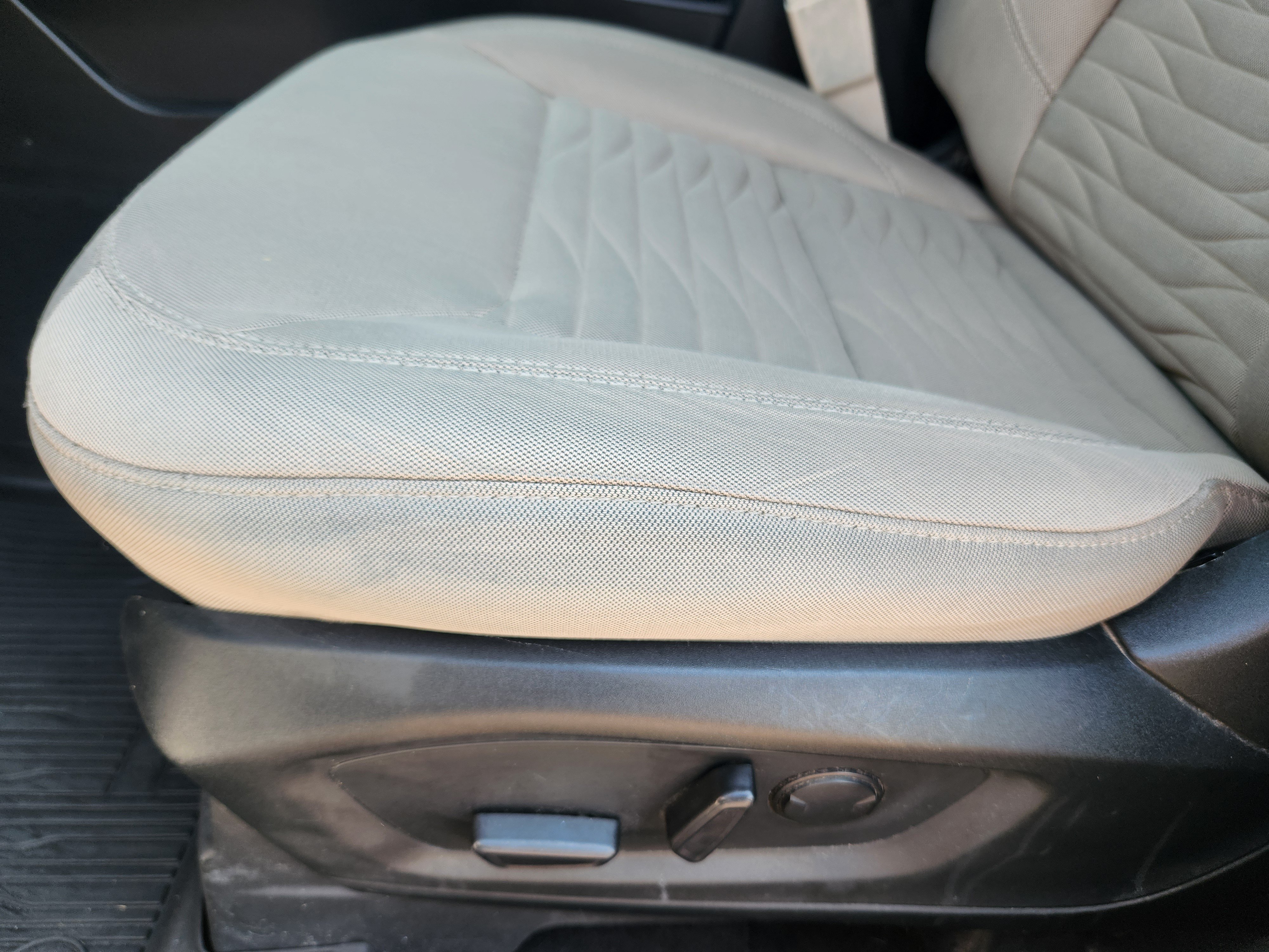Used 2020 Ford Explorer XLT RWD image 16