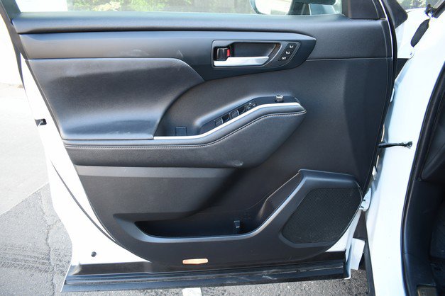 Certified 2023 Toyota Highlander Bronze Edition image 13