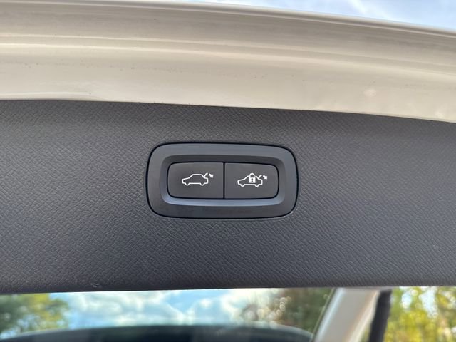 Used 2016 Volvo XC90 T6 Inscription w/ Vision Package image 29