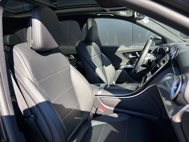 Used 2025 Mercedes-Benz GLC 300 4MATIC image 47