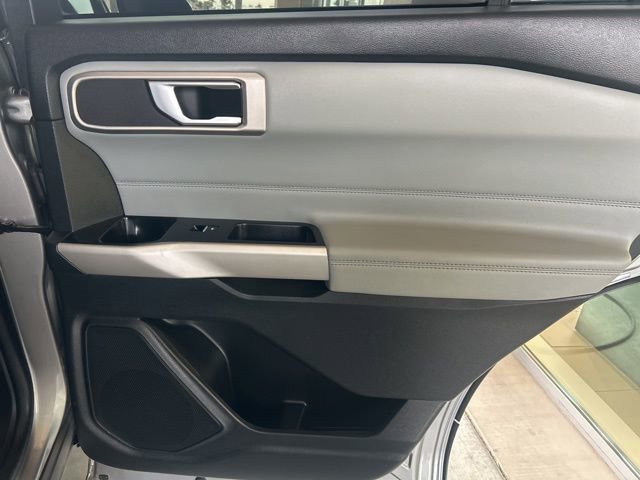 Used 2022 Ford Explorer XLT w/ Equipment Group 202A image 27