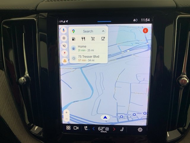 Certified 2022 Volvo XC60 B5 Inscription w/ Climate Package image 18