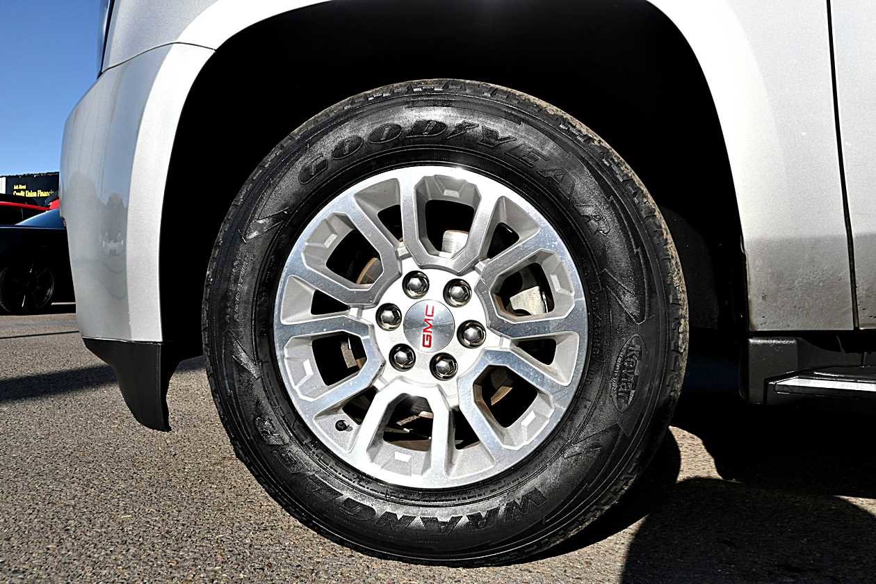 Used 2016 GMC Yukon SLT w/ Open Road Package RWD image 11