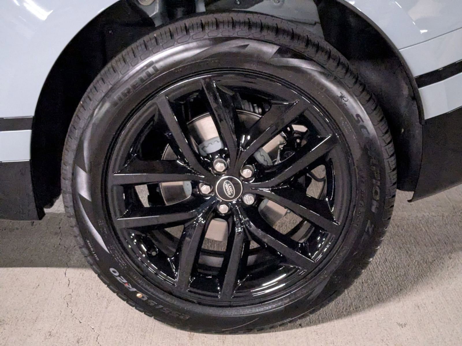 New 2026 Land Rover Range Rover Velar Dynamic SE image 10