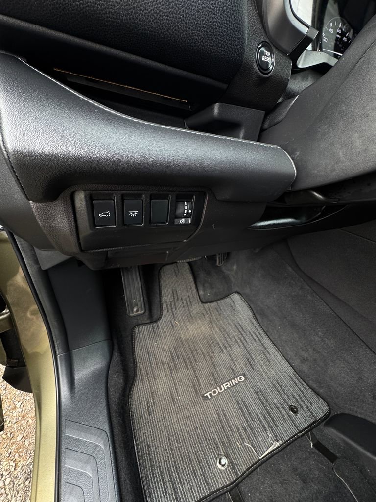 Used 2023 Subaru Ascent Touring AWD/4WD image 17