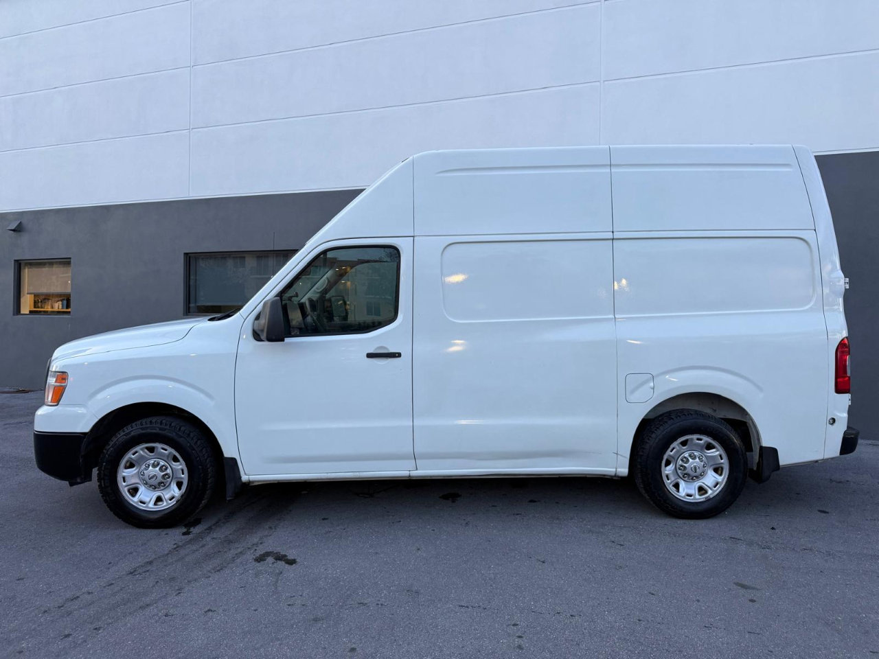 Used 2018 Nissan NV 2500 SV w/ Navigation Package image 14