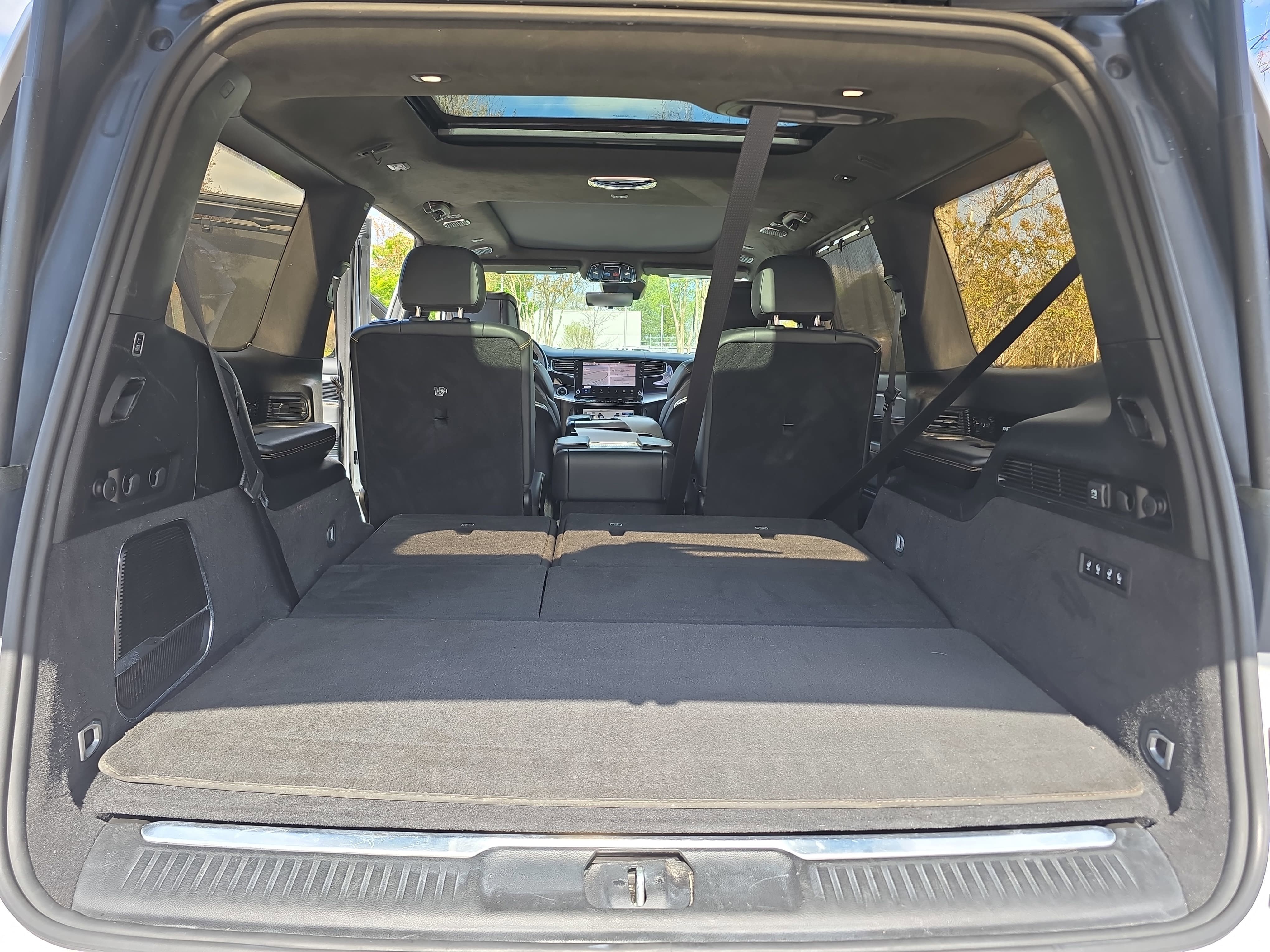 Used 2022 Jeep Grand Wagoneer Series III w/ Rear Seat Video Group 1 image 13