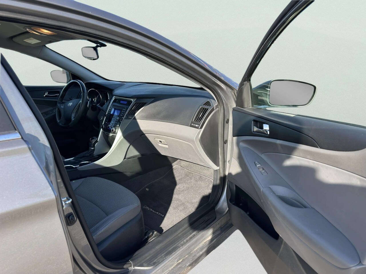 Used 2012 Hyundai Sonata SE image 21