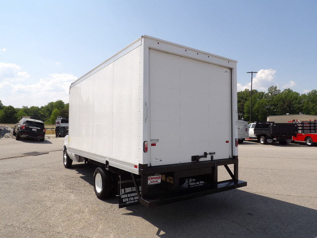 Used 2024 Ford E-450 and Econoline 450 Super Duty w/ Power Windows & Locks Group RWD image 5