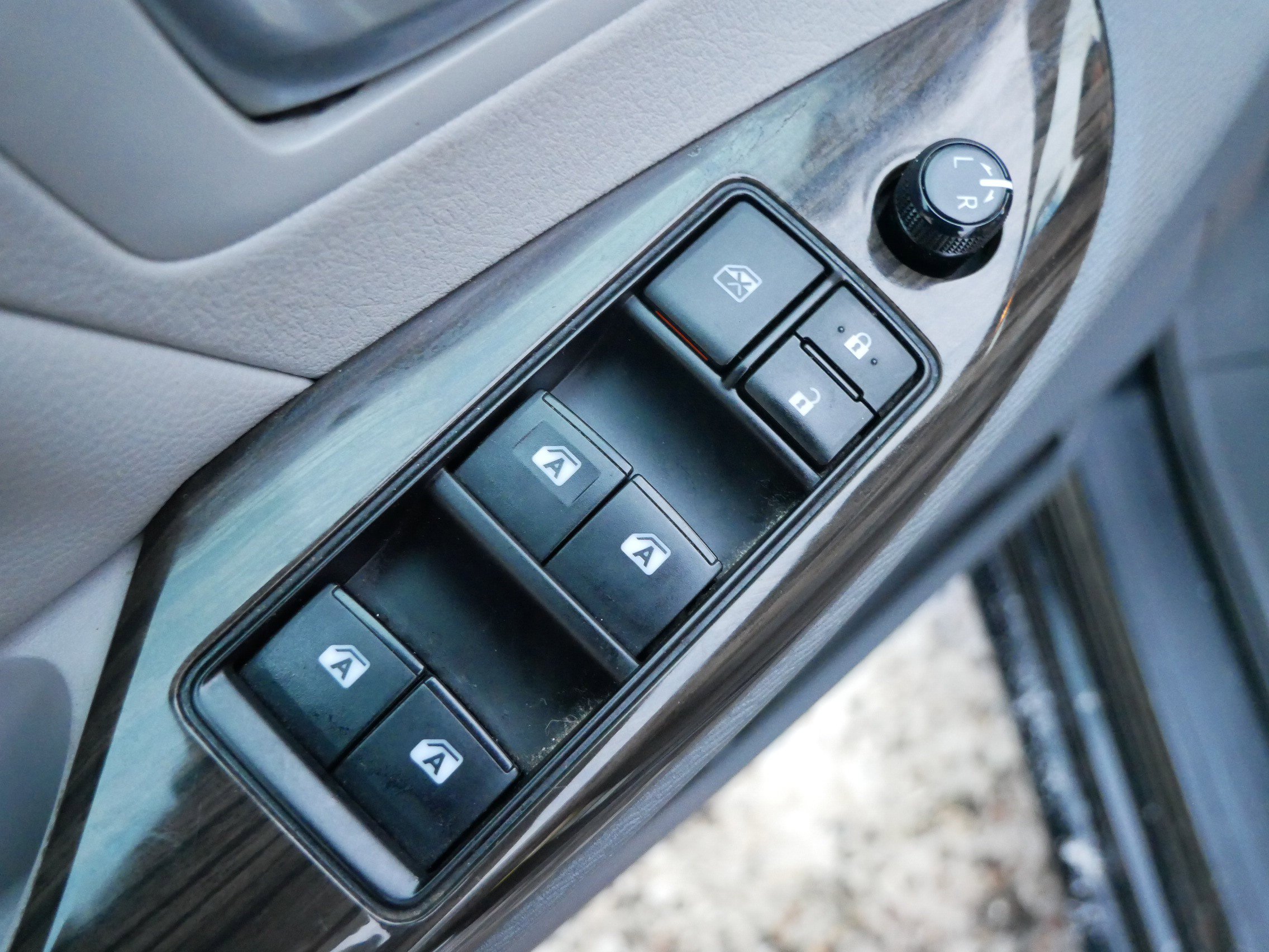 Used 2017 Toyota Sienna XLE image 14