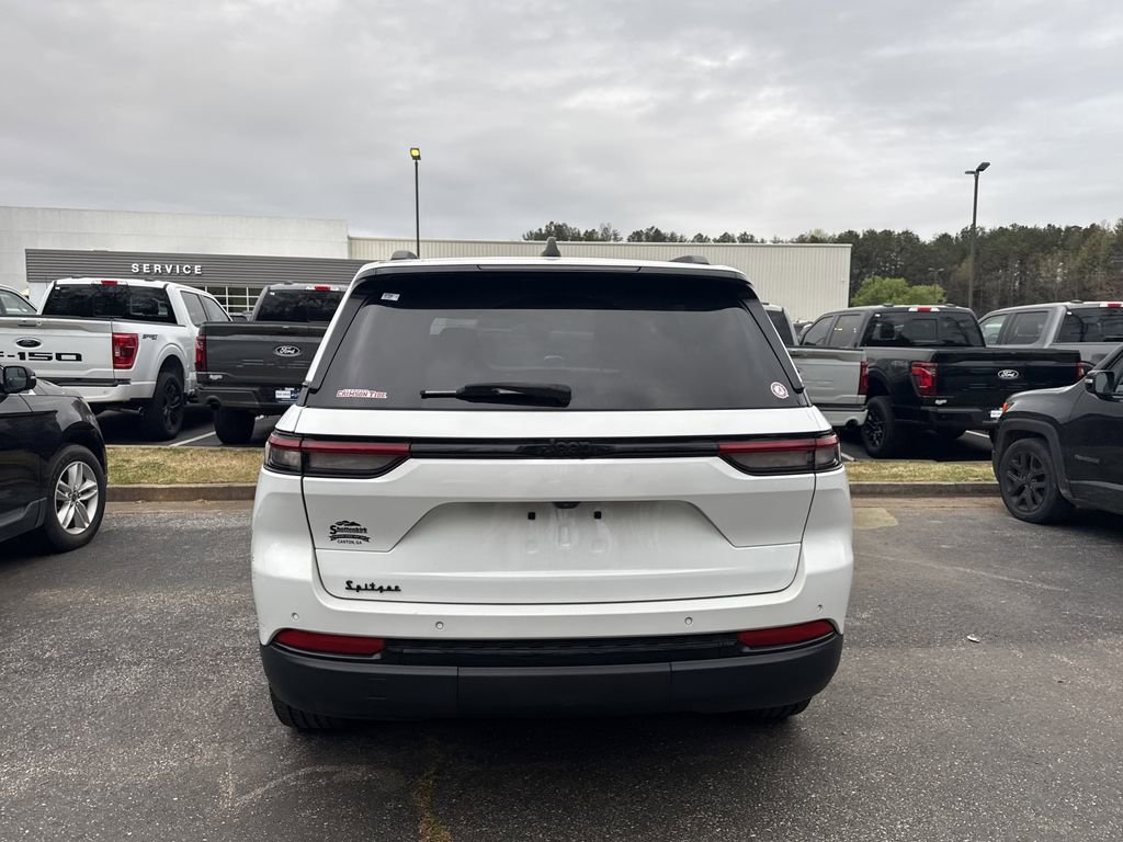 Used 2022 Jeep Grand Cherokee Altitude image 16