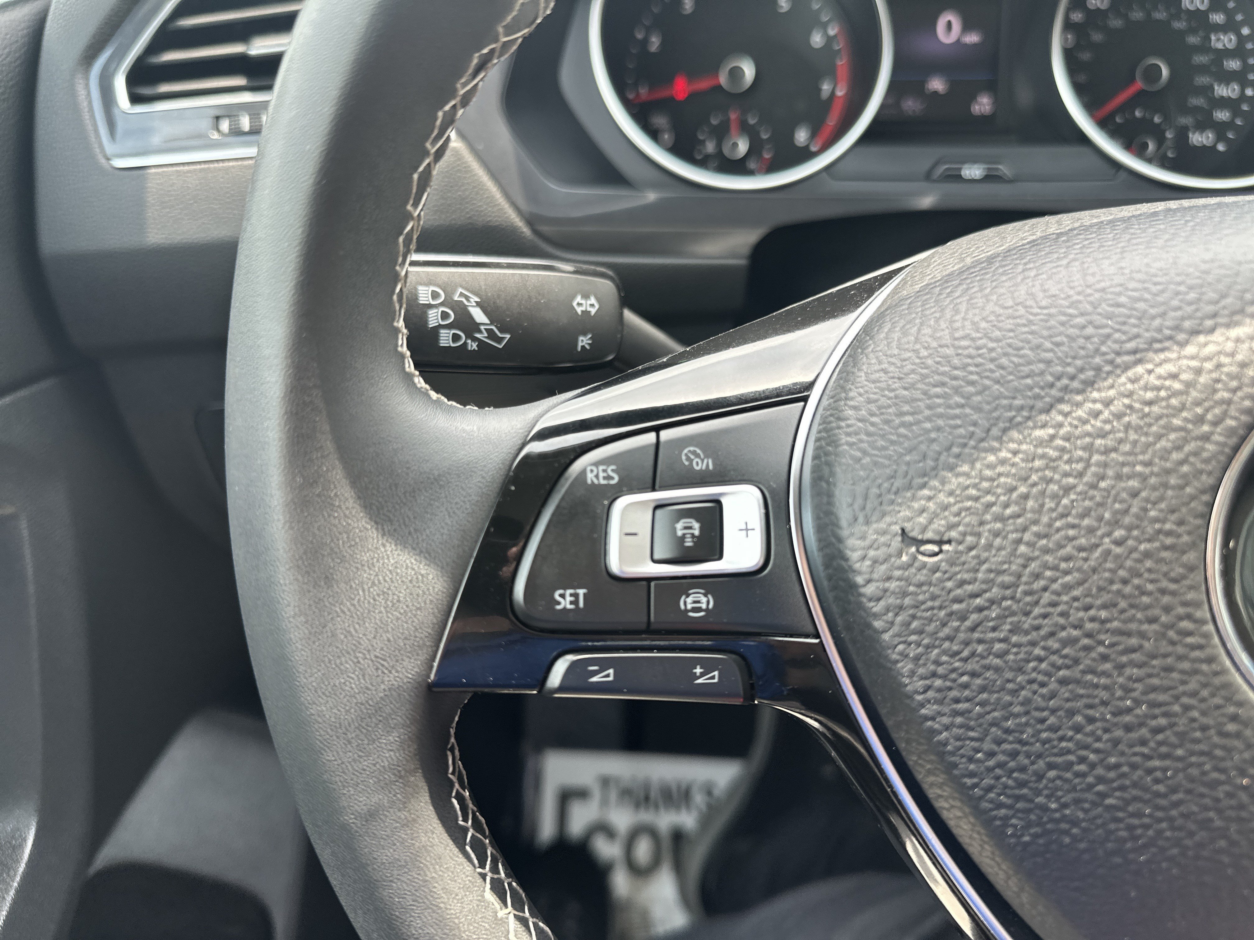 Used 2021 Volkswagen Tiguan SE AWD/4WD image 23