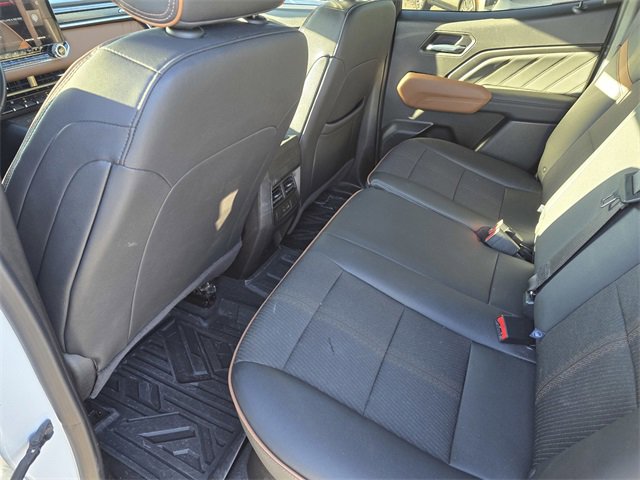 Used 2024 GMC Canyon AT4 w/ Technology Package image 12