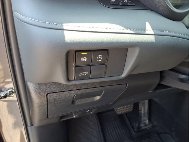 Certified 2024 Toyota Highlander LE AWD/4WD image 15