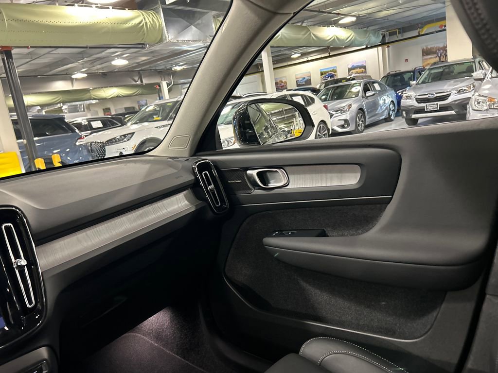 Used 2026 Volvo XC40 B5 Ultra w/ Climate Package image 25