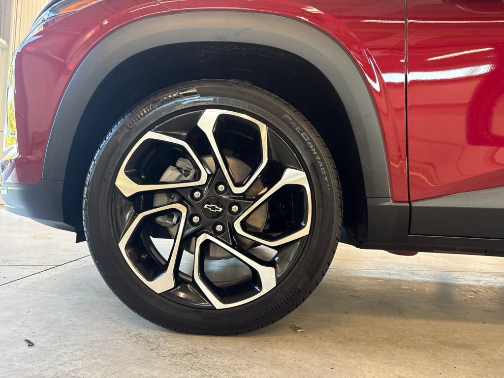 Used 2024 Chevrolet Trax RS FWD image 23