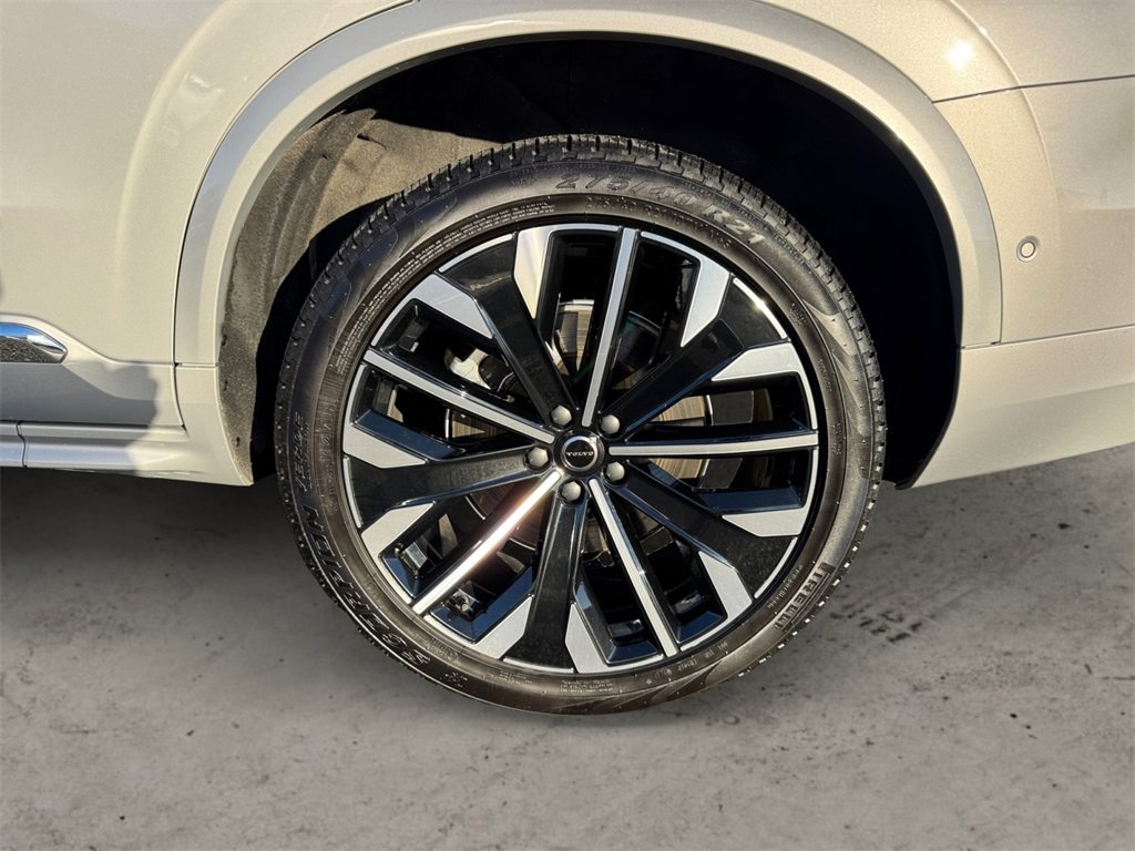 Certified 2025 Volvo XC90 B5 Plus image 7