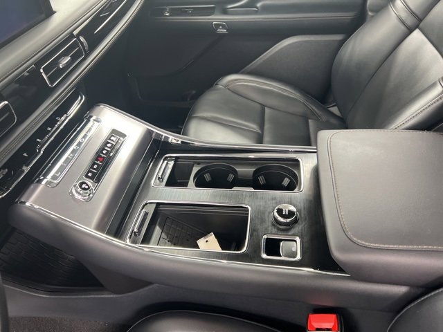 Certified 2025 Lincoln Aviator AWD image 17