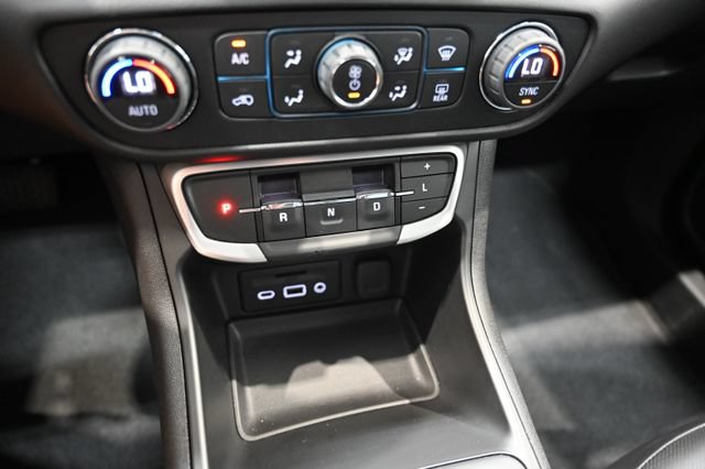 Used 2023 GMC Terrain SLT FWD image 18