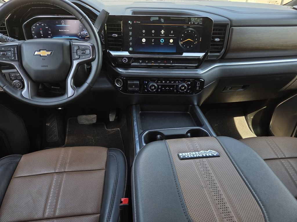 Used 2024 Chevrolet Silverado 2500 High Country w/ High Country Premium Package AWD/4WD image 9