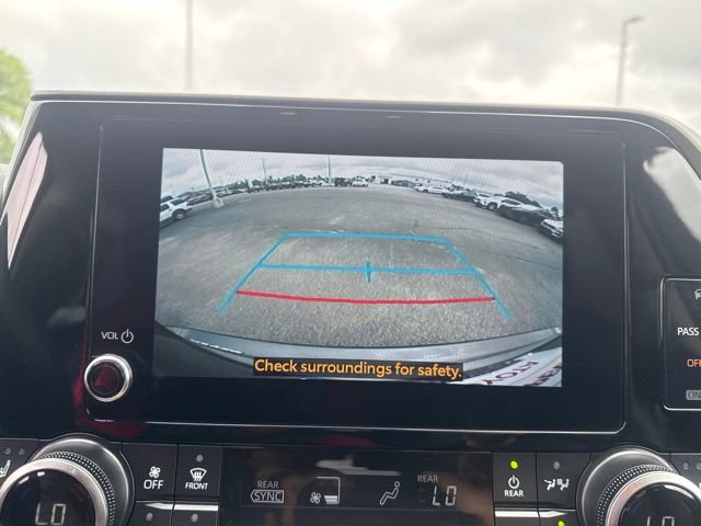 Used 2025 Toyota Highlander XLE FWD image 34