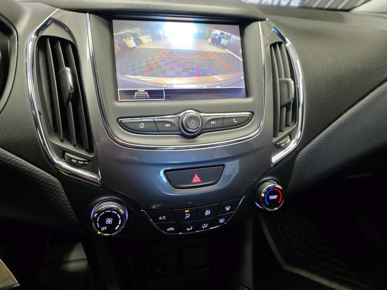 Used 2019 Chevrolet Cruze LS FWD image 22