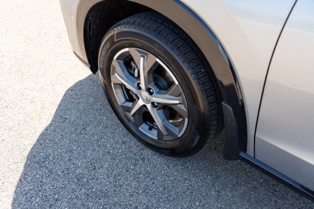 Used 2024 Honda HR-V EX-L image 12