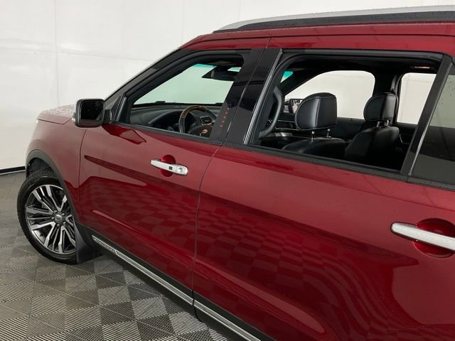 Used 2016 Ford Explorer Platinum image 34