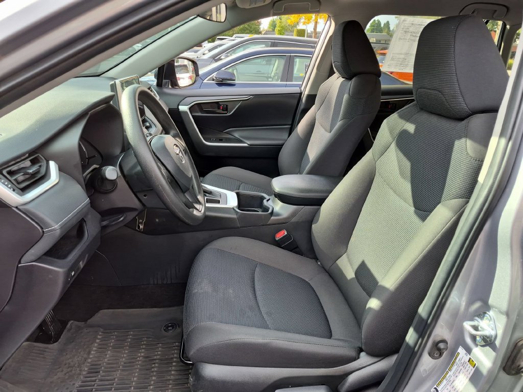 Used 2025 Toyota RAV4 LE AWD/4WD image 12