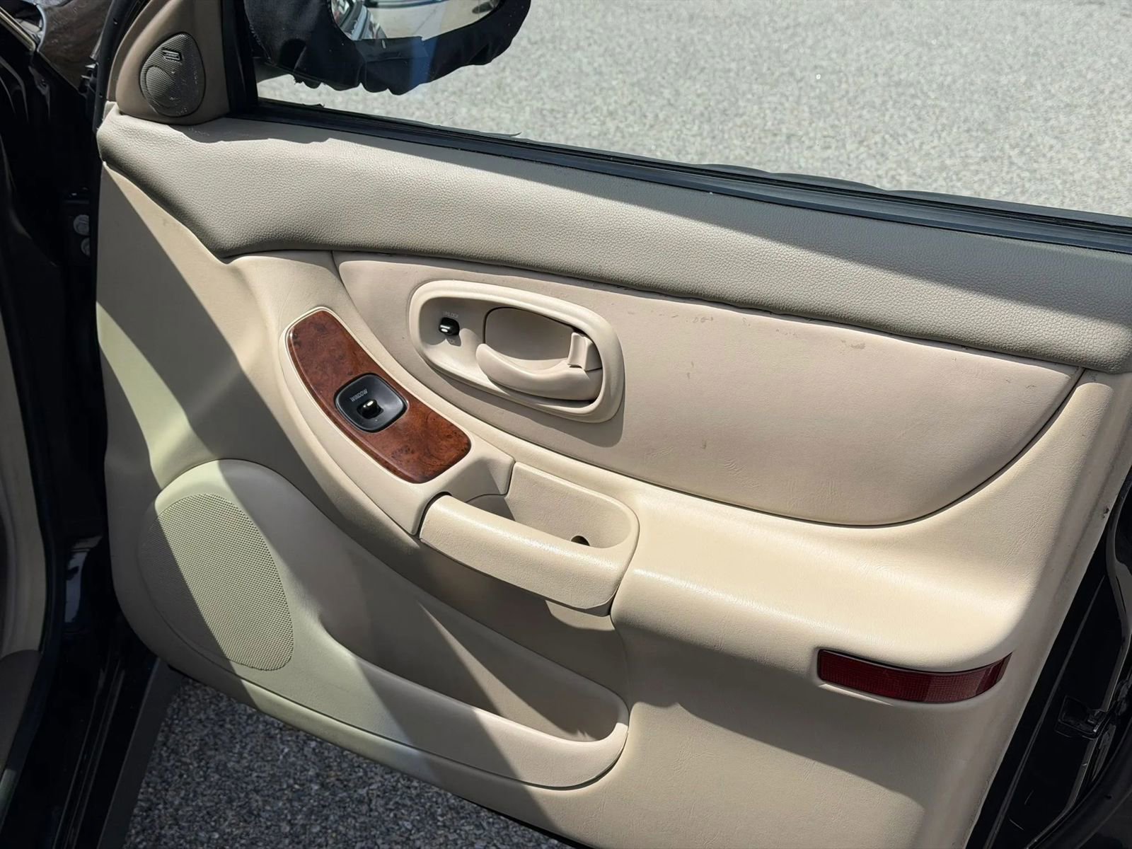 Used 2000 Oldsmobile Intrigue GLS image 21