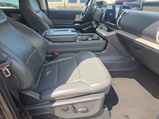 Used 2025 Ford Expedition Active RWD image 14