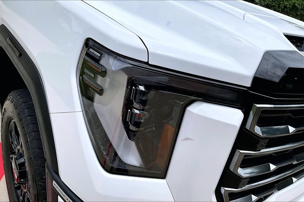 Used 2025 GMC Sierra 2500 AT4 AWD/4WD image 39