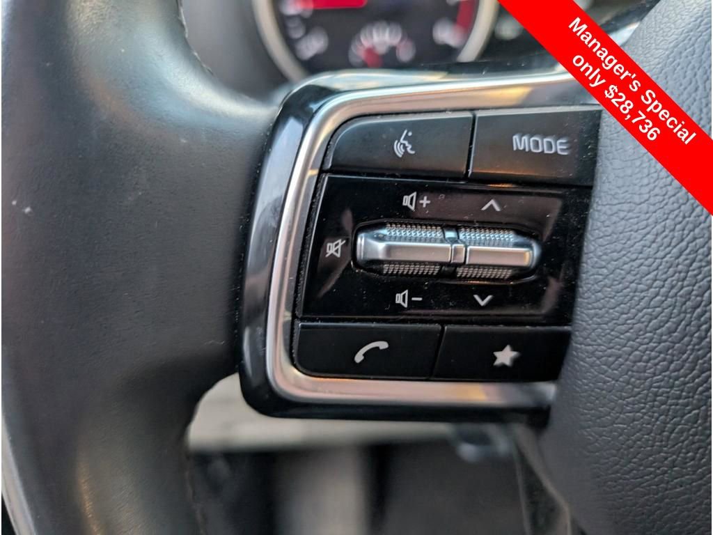 Used 2024 Kia Carnival LX image 15