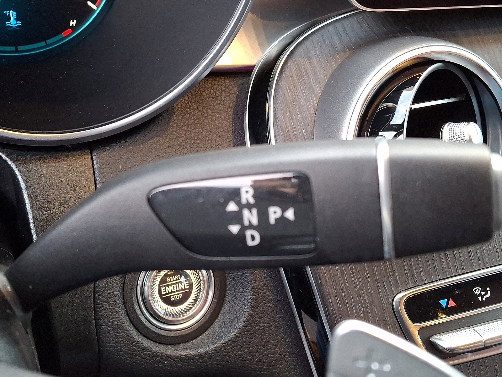 Used 2022 Mercedes-Benz GLC 300 4MATIC image 22