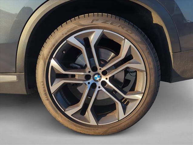 Used 2022 BMW X5 xDrive40i w/ Premium Package image 9