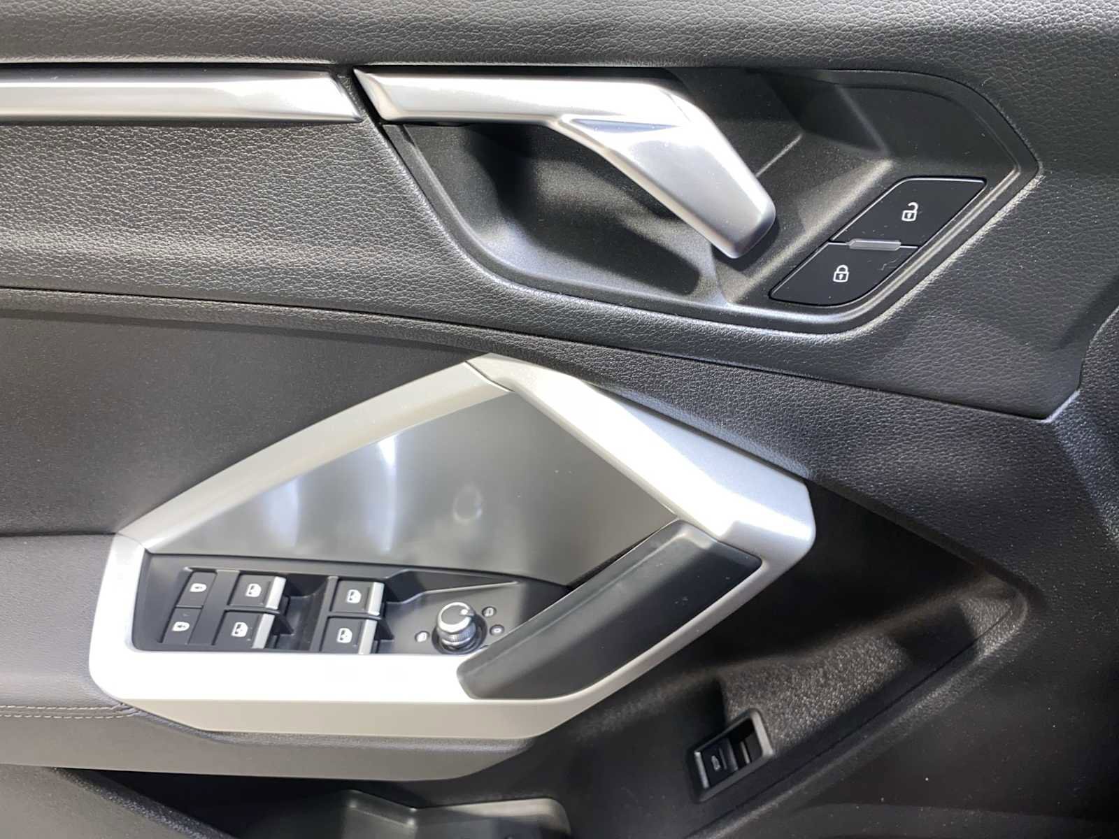 Used 2019 Audi Q3 2.0T Premium AWD/4WD image 23