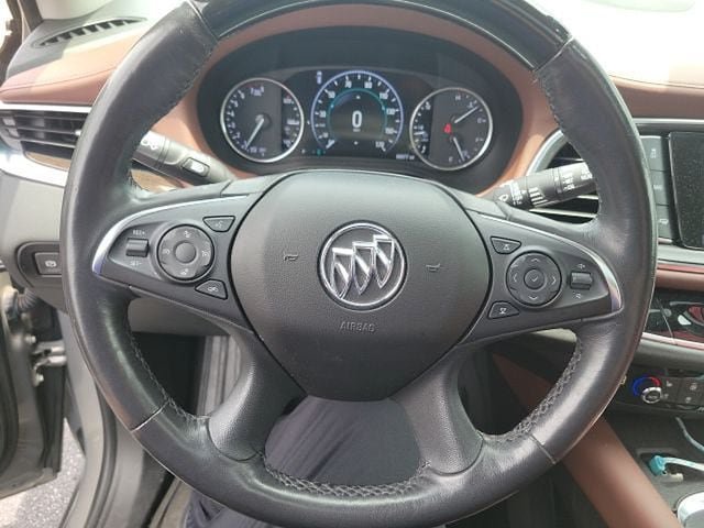 Used 2018 Buick Enclave Avenir w/ Avenir Technology Package AWD/4WD image 18