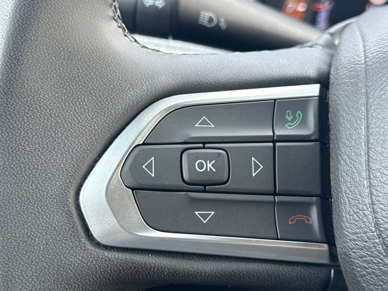 Used 2024 Jeep Compass Latitude AWD/4WD image 27
