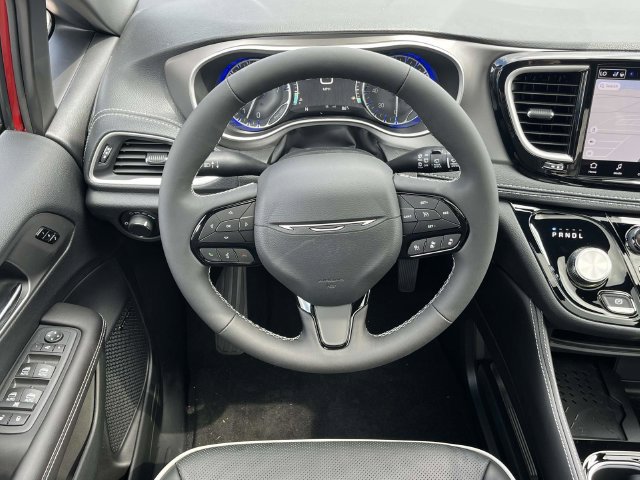 New 2027 Chrysler Pacifica Limited AWD/4WD image 15