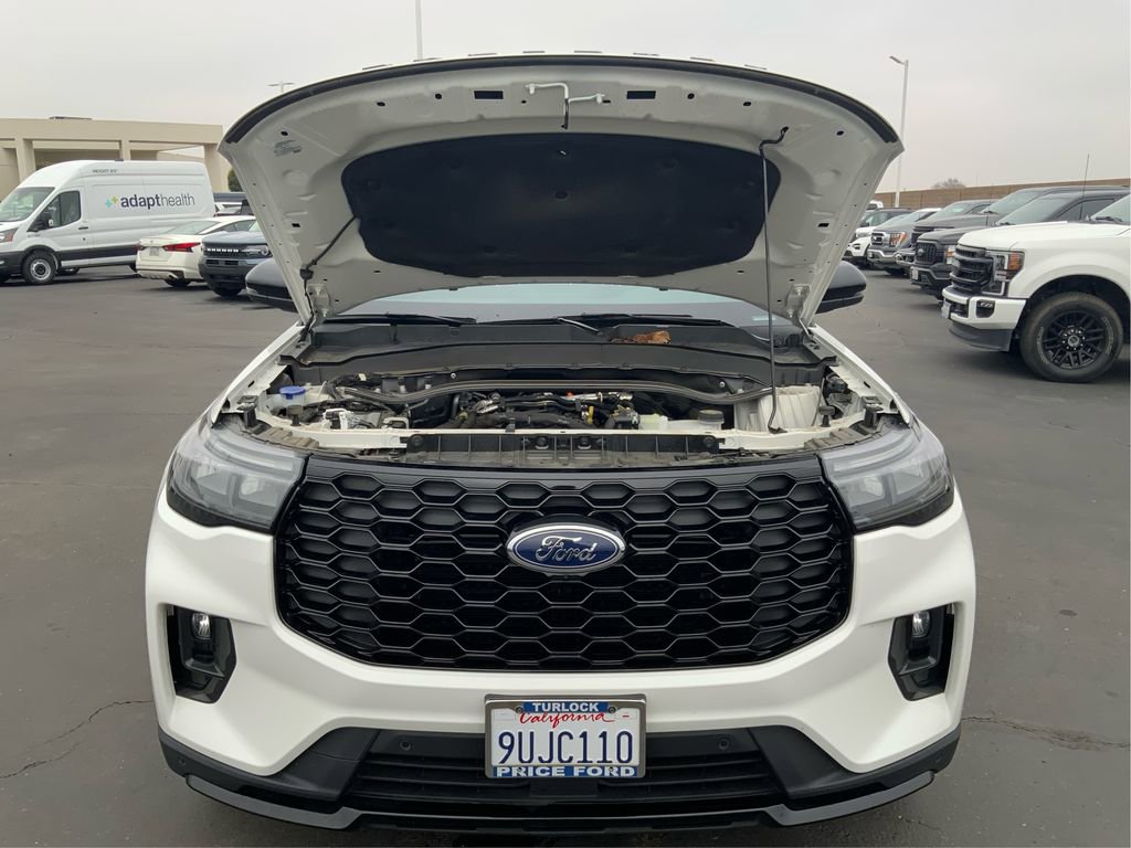 Used 2025 Ford Explorer ST-Line w/ ST-Line Street Pack image 11
