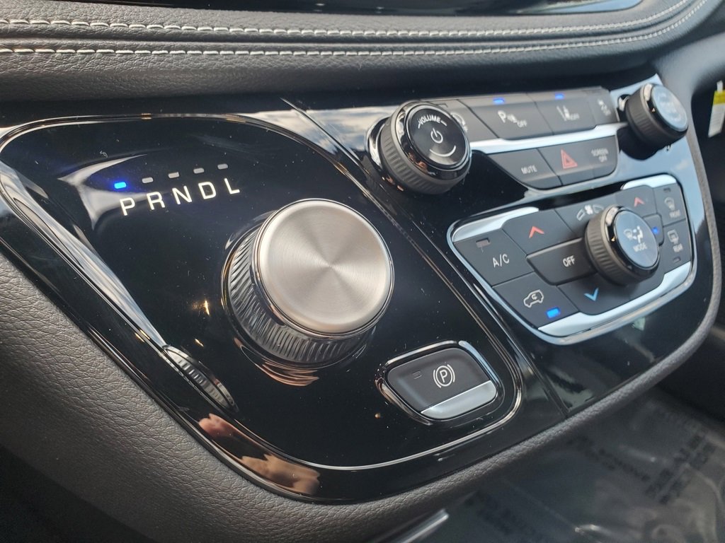New 2026 Chrysler Pacifica Select image 39