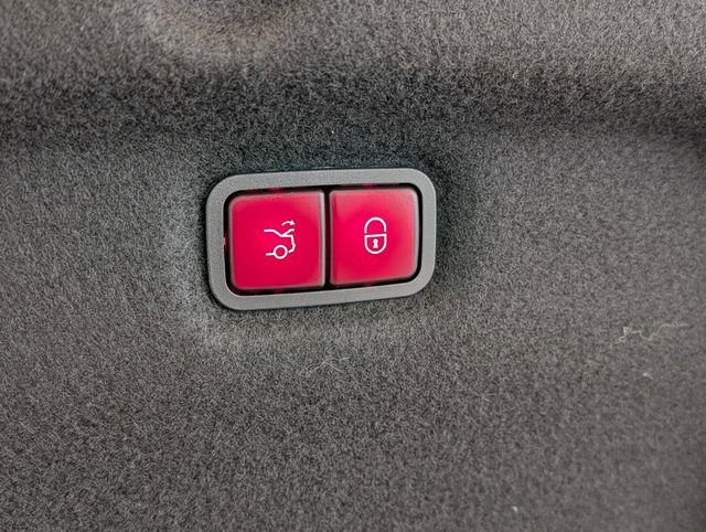 Used 2022 Mercedes-Benz SL 55 AMG 4MATIC image 11