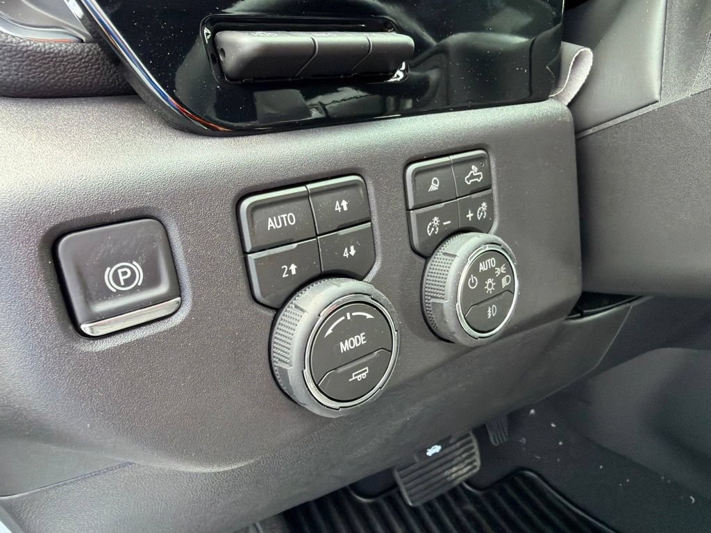 New 2026 Chevrolet Silverado 1500 LTZ w/ LTZ Premium Package AWD/4WD image 16